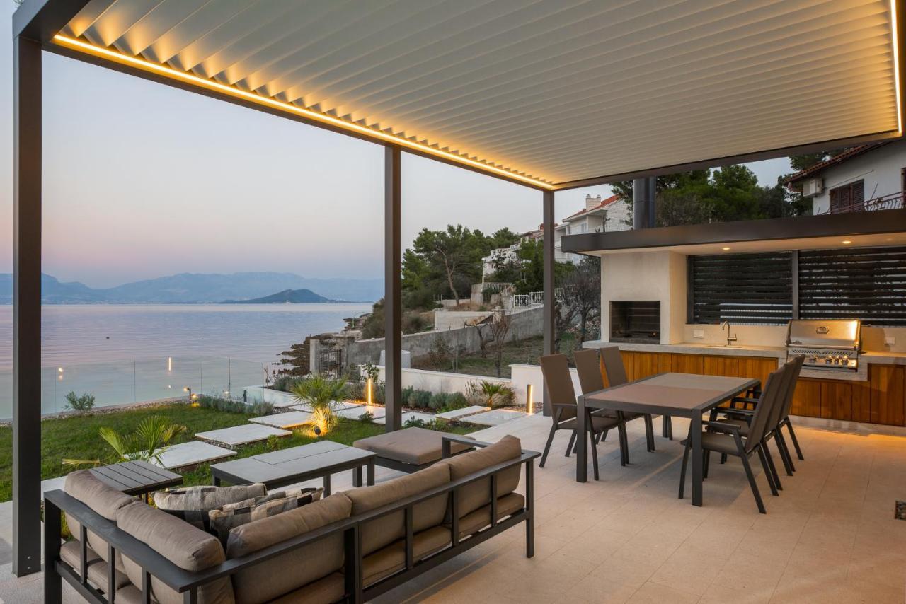 Acadia Beach Villas & Apartments Slatine Exterior photo
