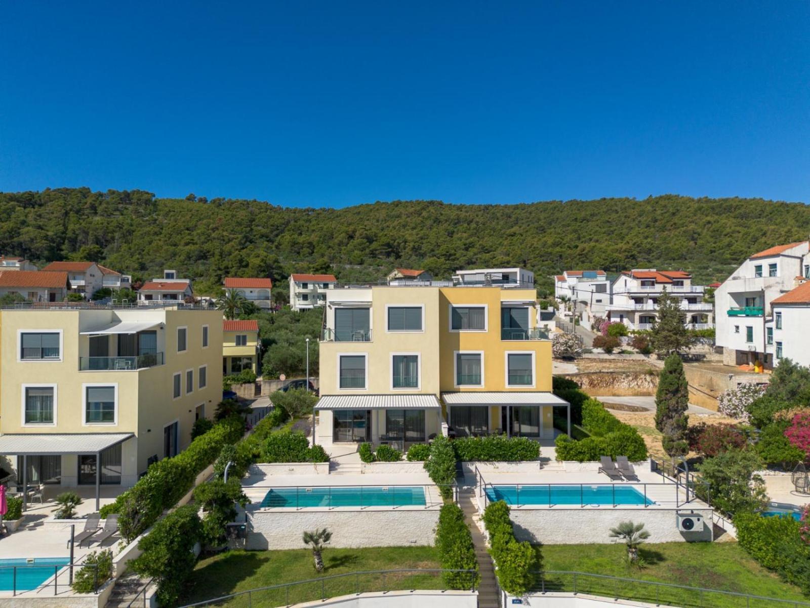 Acadia Beach Villas & Apartments Slatine Exterior photo
